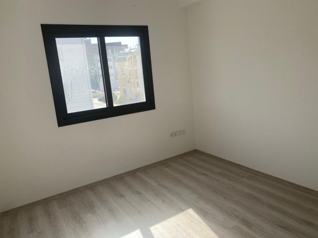 3+1 Wohnung zum Verkauf in Nikosia Ortaköy 128 m2 und 2 + 1 Penthouse 110+16 m2 Terrasse 78.000 STG ** 