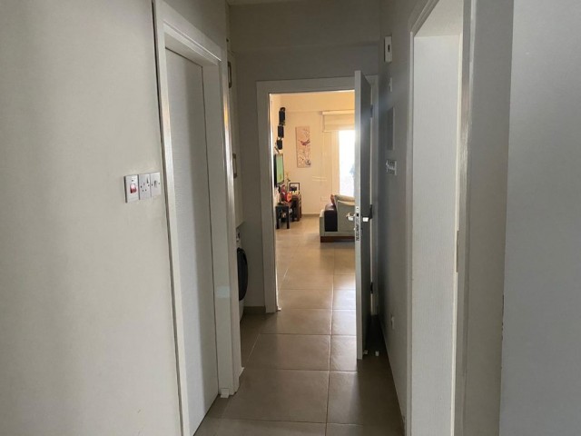 Zentrale Lage in Nikosia Ortakoy , 3 + 1, 100 m2 + 15 m2 (Terrasse) Penthouse-Wohnung zu verkaufen 58.000 STG ** 