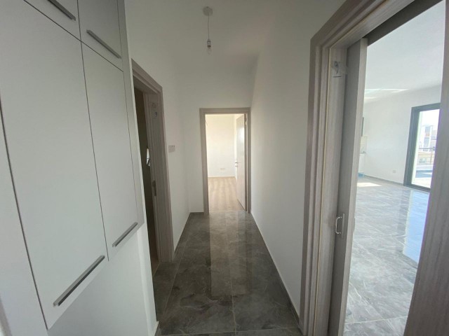 Lefkoşa Gönyeli'de Merkezi Konumda 2+1, 85 m2 + 70m2 Teras Satılık Penthouse 65,000stg