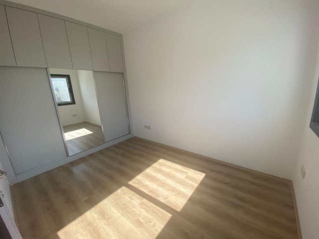 Zentral gelegen in Nikosia Gehrung 2+1, 85 m2 1. Etage 45.000 Stg Wohnungen zum Verkauf ** 