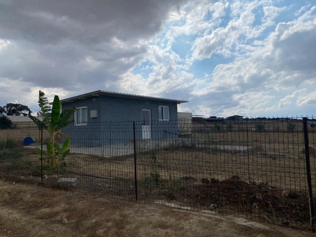 Feld zum Verkauf in Nikosia Alayköy 1390m2 / 50.000 stg ** 