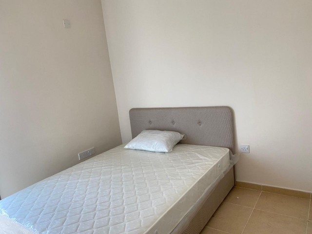 Nikosia Marmara 1. Etage 135 m2 3+1 halb möblierte saubere Wohnung in Türkisch 56.000 stg ** 