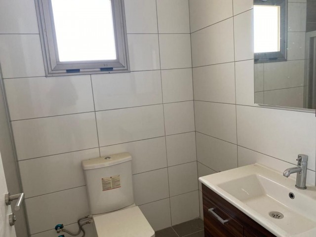 Lefkoşa Dumlupınarda Geniş 2+1  95m2  Satılık  Türk malı Daire kdv trafo dahil 47.000 STG