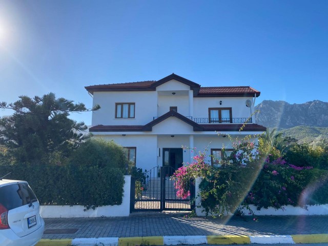 Detached House To Rent in Alsancak, Kyrenia