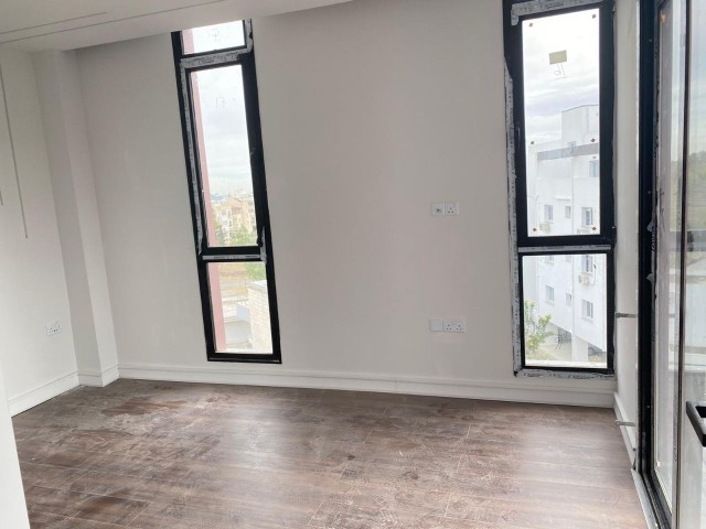 Nikosia Ortaköy mit nicht ausgeschnittenen Blick, Zentralheizung 2+1 90 + 40 Luxus-penthouse zum Verkauf m2 92.000 stg ** 