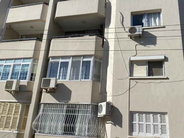 2+1 möblierte Wohnung in Nikosia Dereboyun ** 