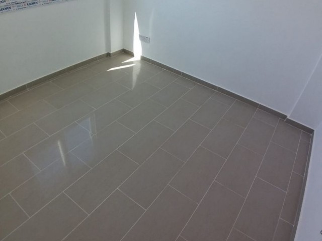 Yenikent te 2 + 1 90 m2 Kolben bereit Erdgeschoss und 1. Etage Wohnungen 55,000 stg ** 