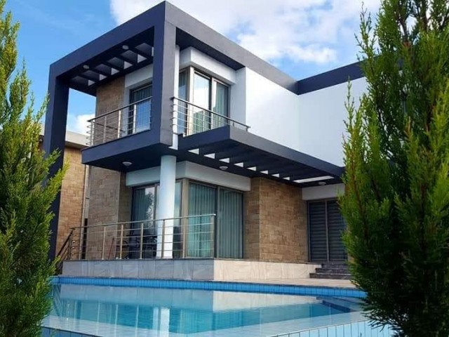 220 m2 3+1 Villen mit Pool option in chatalköy 240,000 stg ** 