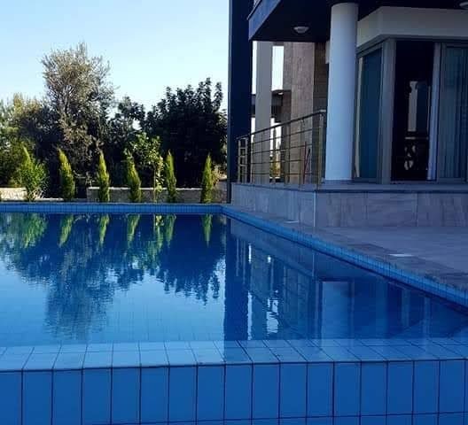 220 m2 3+1 Villen mit Pool option in chatalköy 240,000 stg ** 