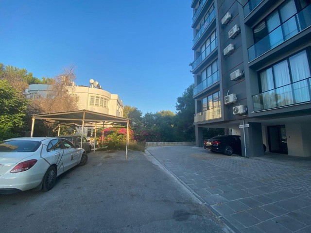 Girne Merkez'de Kapanmaz Deniz ve Dağ Manzaralı dubleks 2+1 135m2 +100m2 Teras Satılık Penthouse 135,000stg