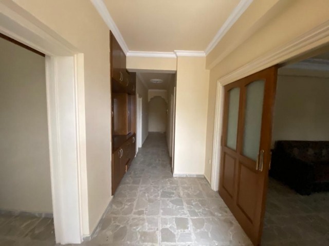 Detached House To Rent in Metehan, Nicosia