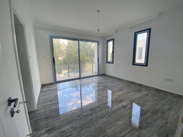 Luxus, 4+1, 215m2, Twin Villa zu verkaufen in Yenikent mit Kamin Garten 219. 000stg