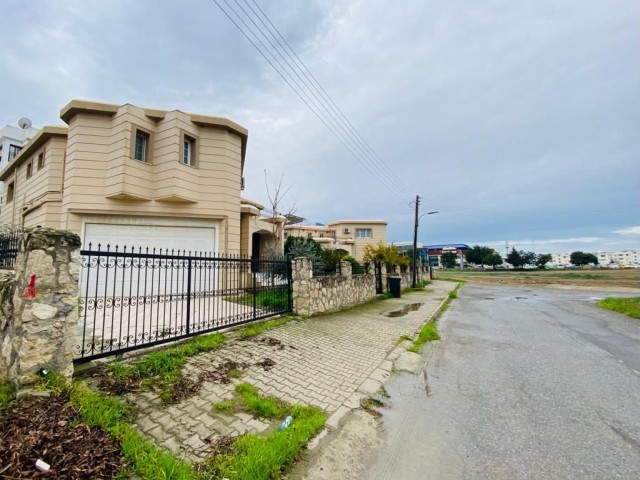 Villa To Rent in Küçük Kaymaklı, Nicosia