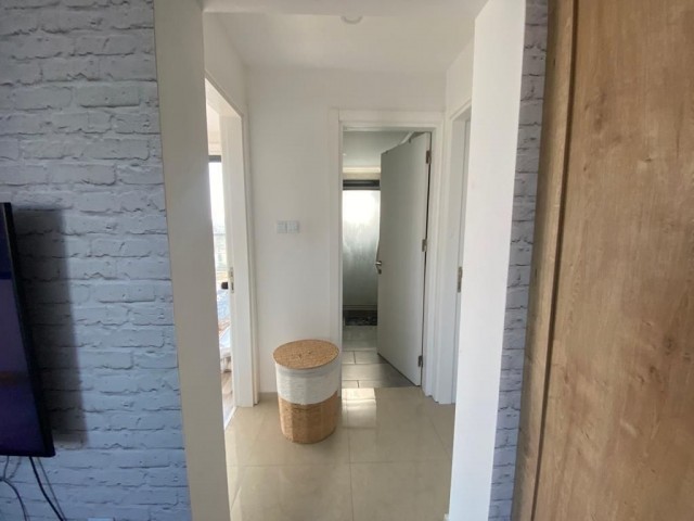 Gönyeli'de 2+1 ,90m2 + 40m2 Teras , Satılık Penthouse 69,900stg