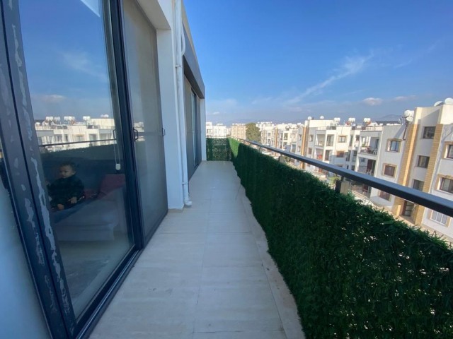 Gönyeli'de 2+1 ,90m2 + 40m2 Teras , Satılık Penthouse 69,900stg