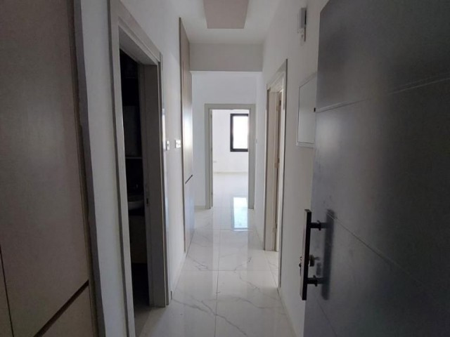 آپارتمان 2+1 90 متری ساخت ترکیه برای فروش با آسانسور در یک مکان مرکزی در Küçük Kaymaklı، قیمت ها از 79000 گرم