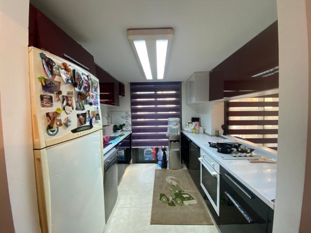 3+1 135 m2 1st floor flat for sale in Nicosia Yenişehir 75.000 stg