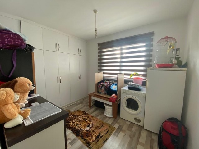 3+1 135 m2 Wohnung im 1. Stock zum Verkauf in Nikosia Yenişehir 75.000 stg