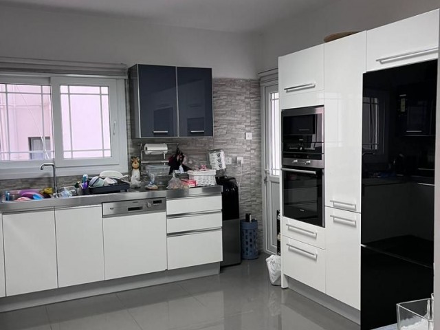 Köşklüçiftlik'te 3+1 125m2 Bakımlı Satılık Apartman Dairesi 69,900stg