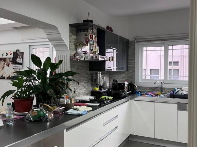 Köşklüçiftlik'te 3+1 125m2 Bakımlı Satılık Apartman Dairesi 69,900stg