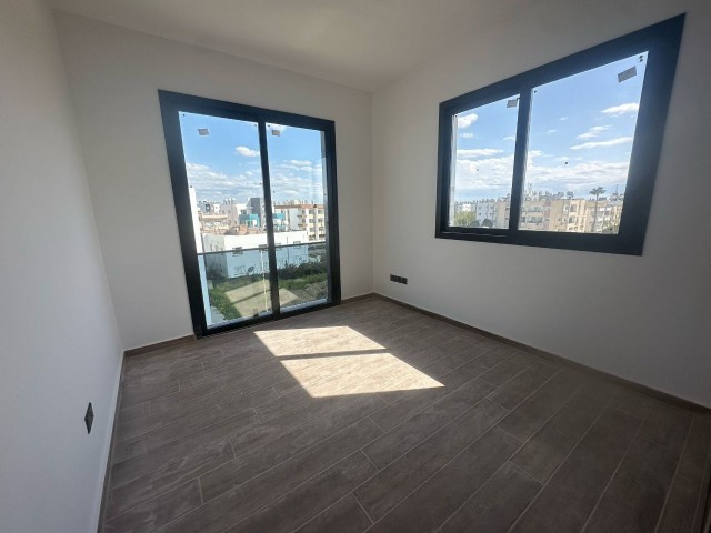 Hinter Gönyeli Big Kiler Market 2+1, 90 m², Erdgeschoss, Garten und Penthouse Optionen mit Preisen ab 