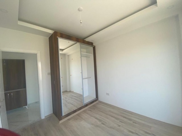 2+1 85 м2 роскошные апартаменты на продажу в Кизилбаше с большой гостиной и балконом, лифт. 