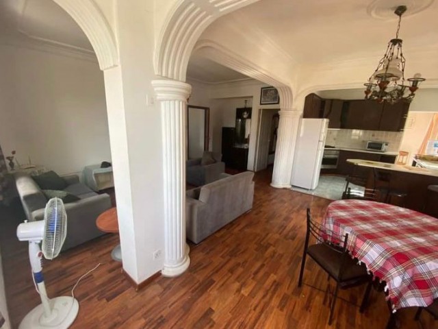 3+1, 115 m², zentral gelegene, unmöblierte Wohnung zum Verkauf in Yenikent.