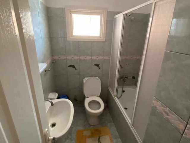 Yenikent'te 3+1, 115 m², Merkezi Konumda, Eşyasız, Satılık Apartman Dairesi.