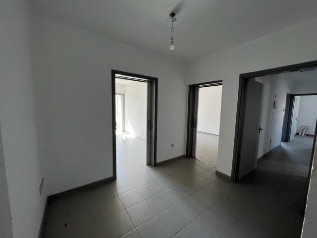 آپارتمان برای فروش با مجوز تجاری، در جاده اصلی در Ortaköy، نیکوزیا