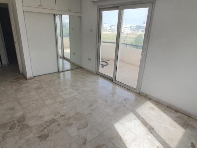 Belediye Boulevard road COMMERCIAL PERMIT 3+1, 160m2 Very Spacious 2nd Floor Central Location Apartment for Rent