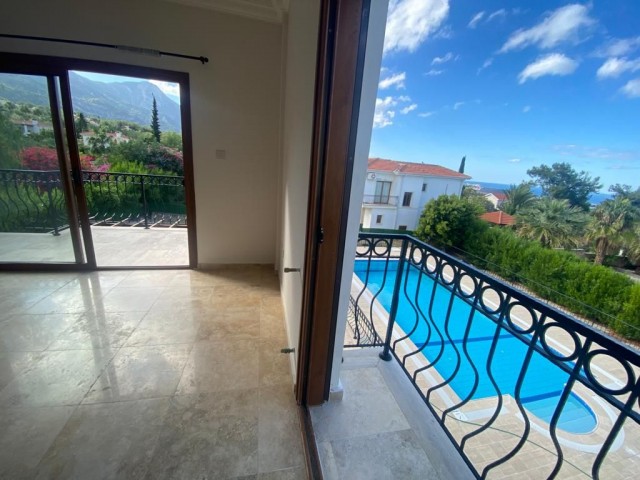 3+1 240m2 Villa for Sale on an 800 m2 Plot with Unique Mountain and Sea Views and Pool in Çatalköy, Kyrenia