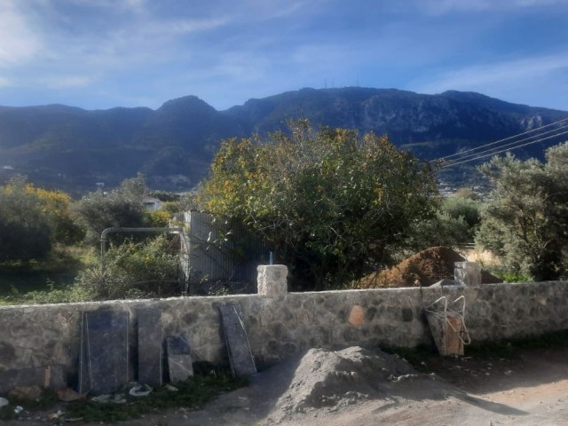 2+1 Wohnungen mit Gemeinschaftspool und herrlicher Aussicht zum Verkauf in einer Sackgasse in Lapta, Kyrenia