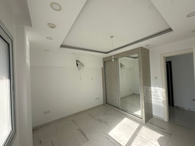 360-Grad-Panoramablick 3+1 120 m² große Wohnung zum Verkauf im Zentrum von Kyrenia
