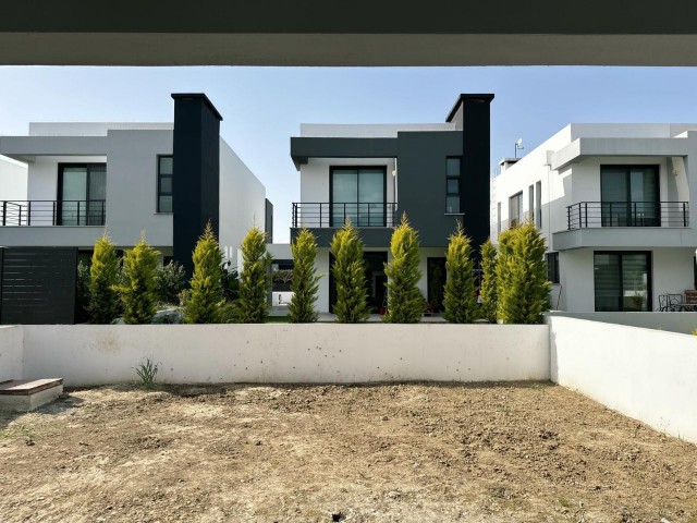 Yenikent'te 3+1 185 m² Bahçeli Hemen Teslim  Lüks Villa Türk Malı 280.000 STG