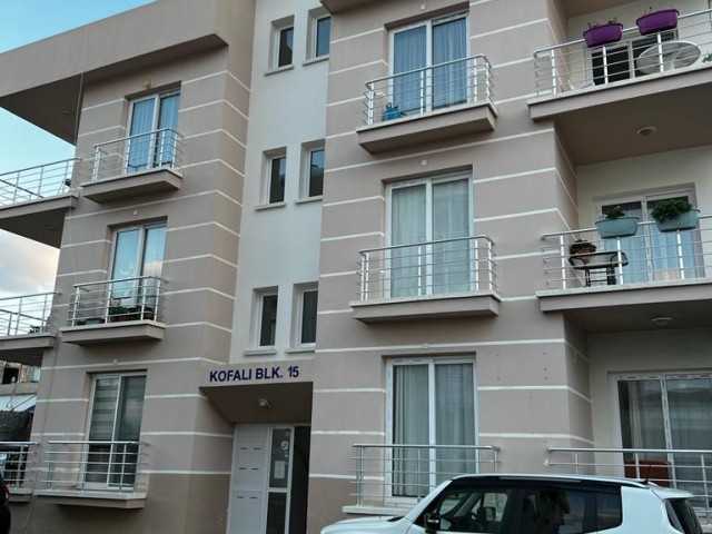 Girne Lapta Bölgesinde Ortak Havuzlu 3+1 125 m2 Satılık Apartman Dairesi