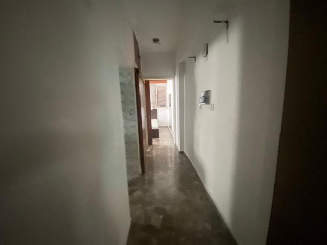 5-Room, 200 m² Flat with Commercial Permit for Sale in Nicosia Dereboyu