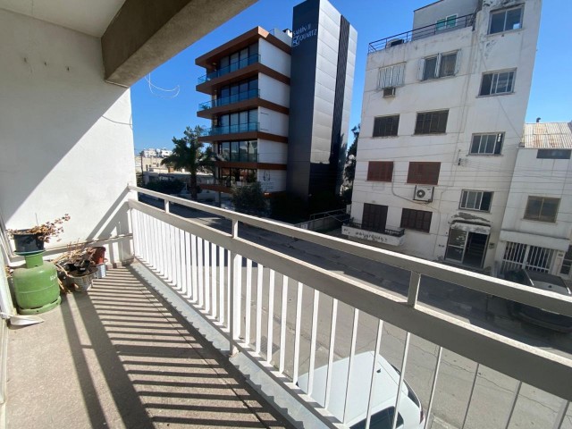 5-Room, 200 m² Flat with Commercial Permit for Sale in Nicosia Dereboyu