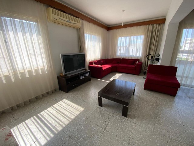 Clean 3+1 130 m² Flat for Sale in a Central Location in Nicosia Küçük Kaymaklı