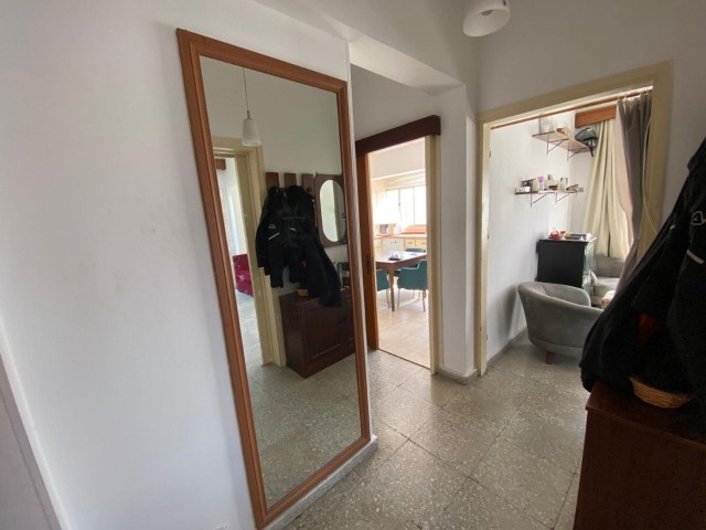 آپارتمان تمیز 3+1 130 متر مربعی برای فروش در یک مکان مرکزی در نیکوزیا Küçük Kaymaklı