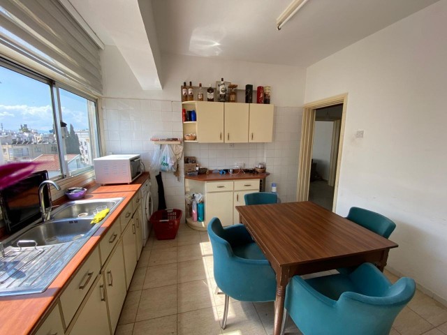 Clean 3+1 130 m² Flat for Sale in a Central Location in Nicosia Küçük Kaymaklı