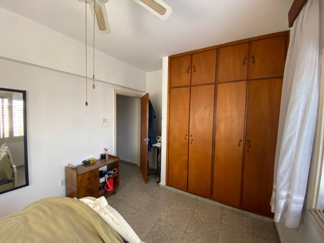 Saubere 3+1 130 m² Wohnung zum Verkauf in zentraler Lage in Nikosia Küçük Kaymaklı