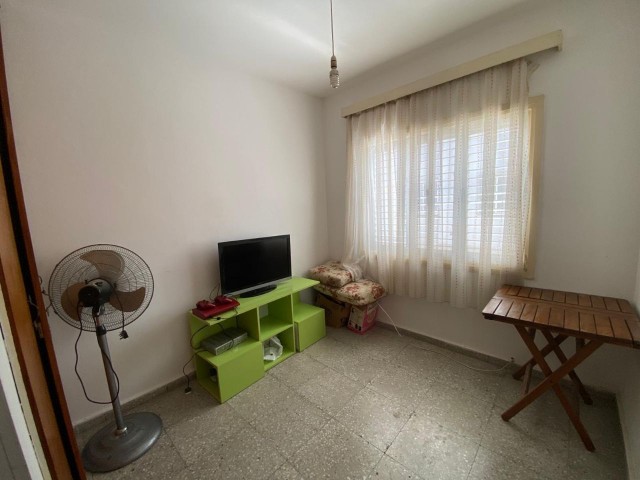 Clean 3+1 130 m² Flat for Sale in a Central Location in Nicosia Küçük Kaymaklı