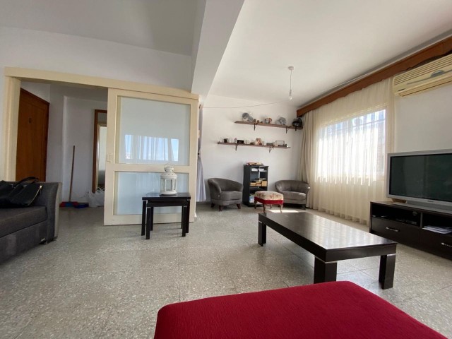 Clean 3+1 130 m² Flat for Sale in a Central Location in Nicosia Küçük Kaymaklı