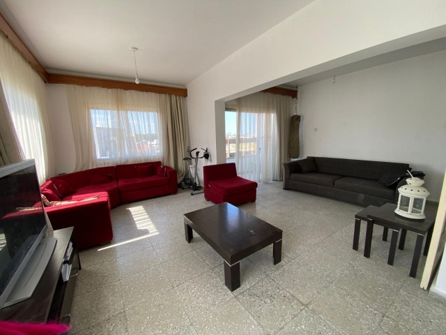 Clean 3+1 130 m² Flat for Sale in a Central Location in Nicosia Küçük Kaymaklı