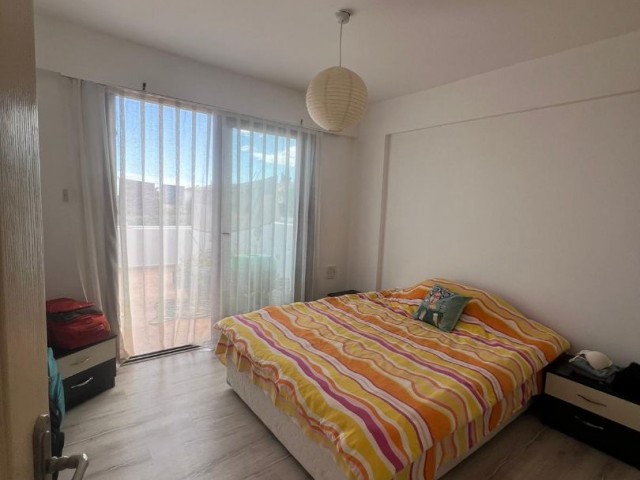 Girne Alsancak ta 2+1 Deniz Manzaralı Sakin Site İçerisinde Satılık Daire