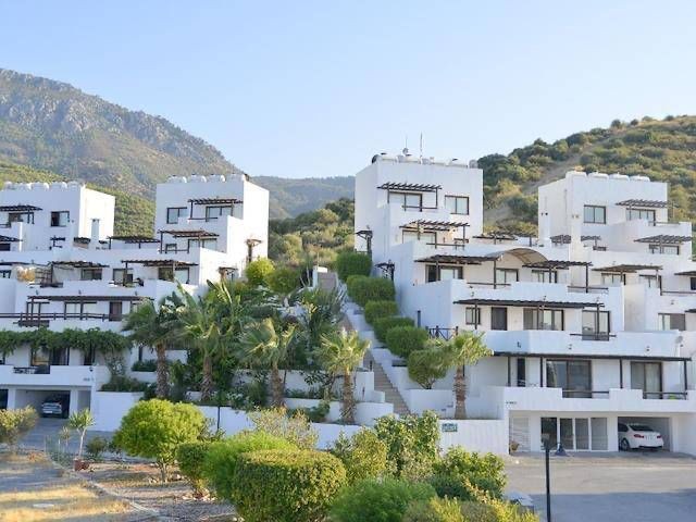 2+1 Villa zum Verkauf in ruhiger Lage mit Meerblick in Kyrenia Alsancak