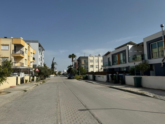 3+1, 160 m2 Terrasse, voll möbliert, Steuern bezahlt, Doppelhaushälfte zum Verkauf in Gönyeli, Nikosia