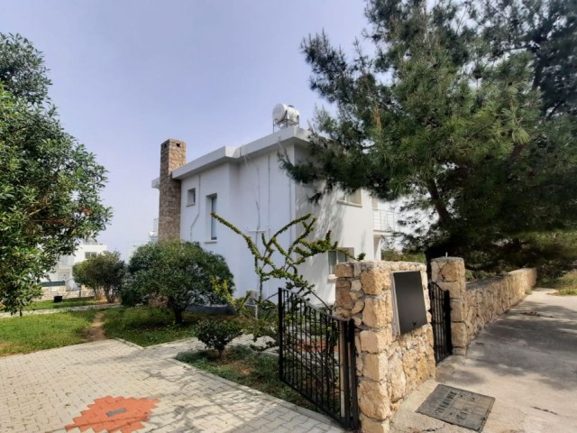 Unfurnished 4+1 Villa with Private Pool for Rent in Kyrenia Alsancak