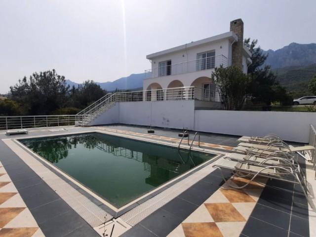 Unfurnished 4+1 Villa with Private Pool for Rent in Kyrenia Alsancak