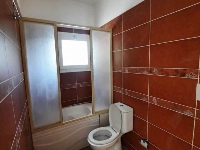 Girne Alsancak’ta Kiralık Eşyasız 4+1 Özel Havuzlu Villa